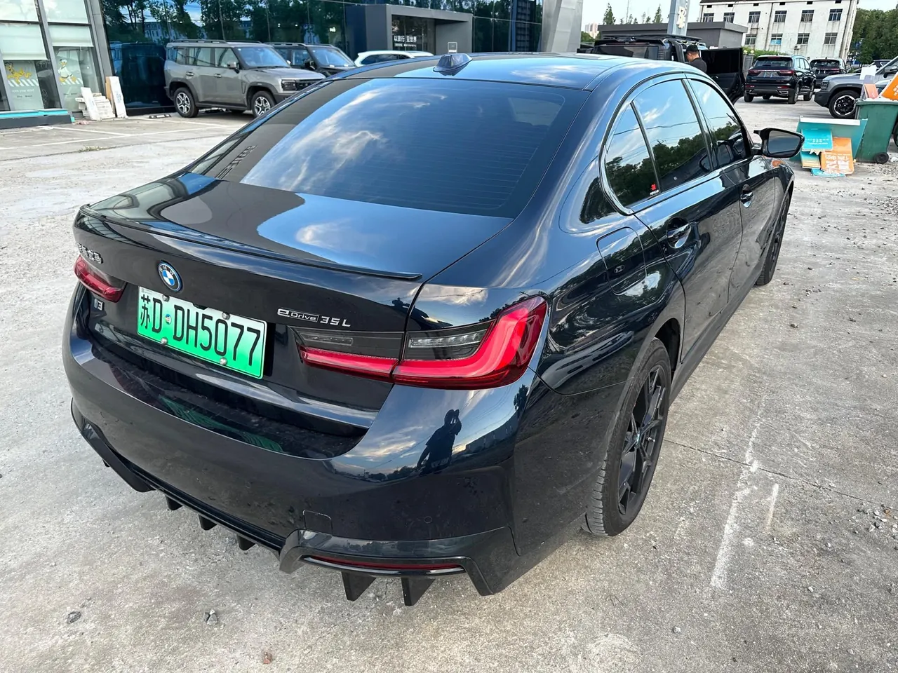 BMW 2022 i3 eDrive 35L automatic gear 4
