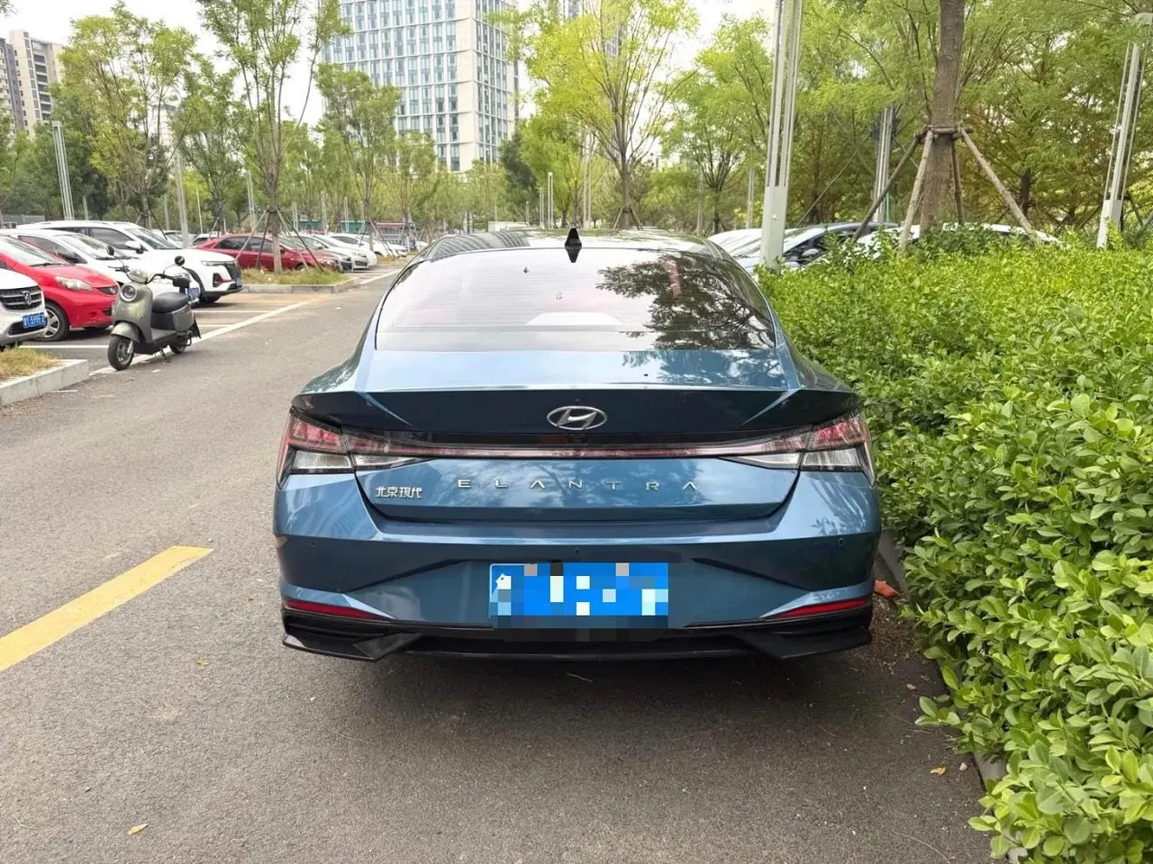 Hyundai 2022 Elantra -3-compartment 1.5 stepless LUX premium automatic gear 5
