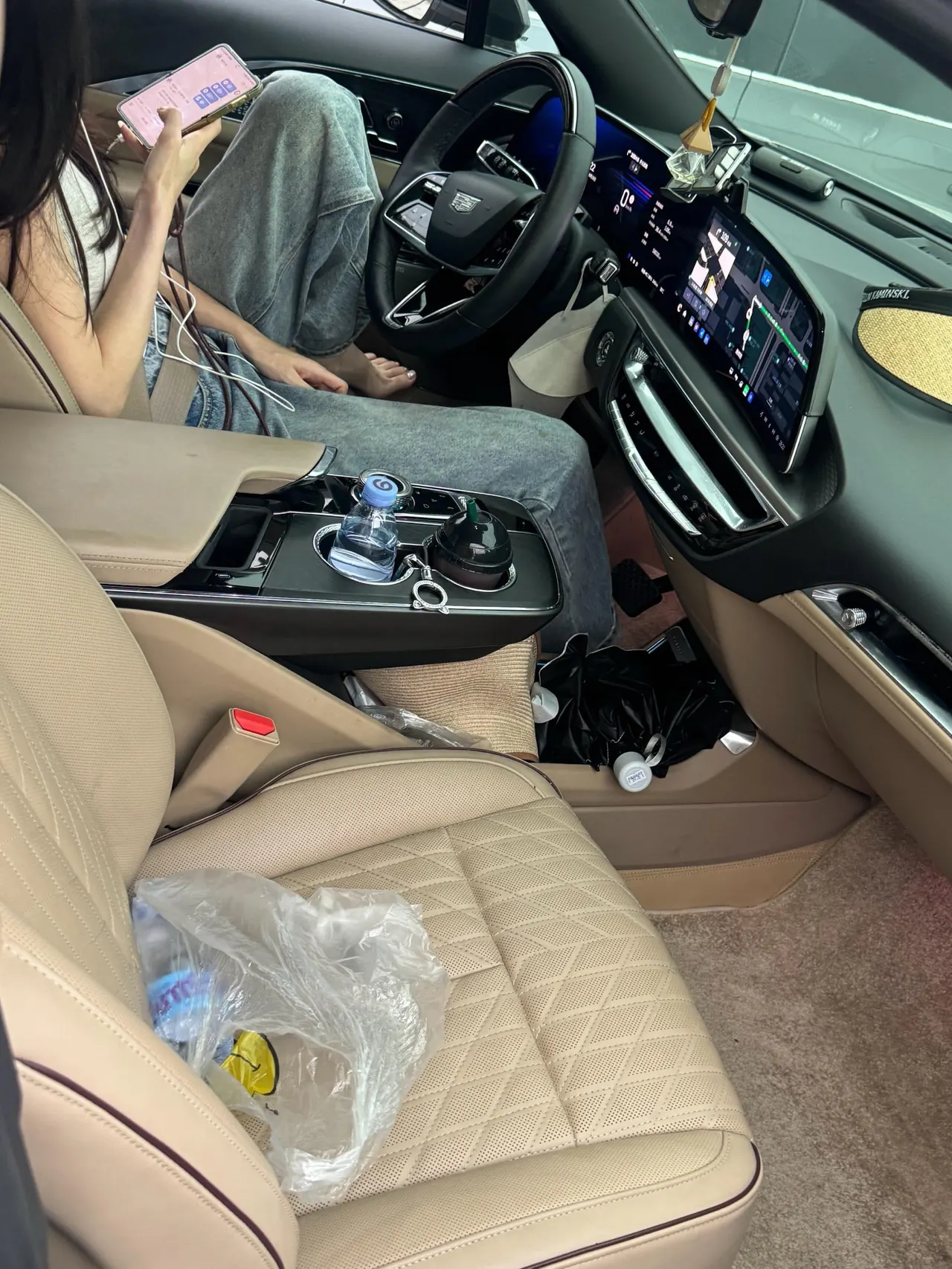 Cadillac 2022 LYRIQ (Sharp Song) Rear Drive Long Endurance Premium Edition Automatic Gear 2