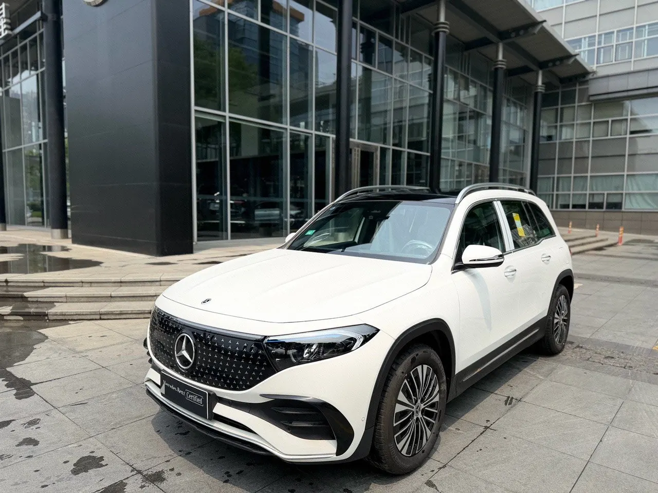 Open image lightbox: Mercedes Benz 2025 EQB 260 EQB 260 Automatic