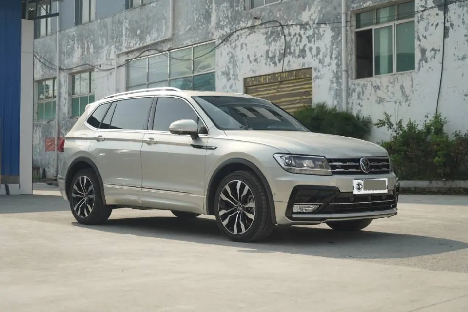 Volkswagen 2021 Tiguan L R-Line 2.0TSI 330TSI Two-Drive Overdrive Automatic Gear 3