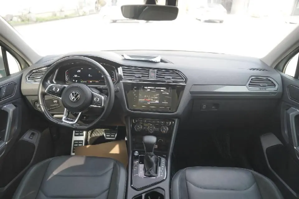 Volkswagen 2021 Tiguan L R-Line 2.0TSI 330TSI Two-Drive Overdrive Automatic Gear 5
