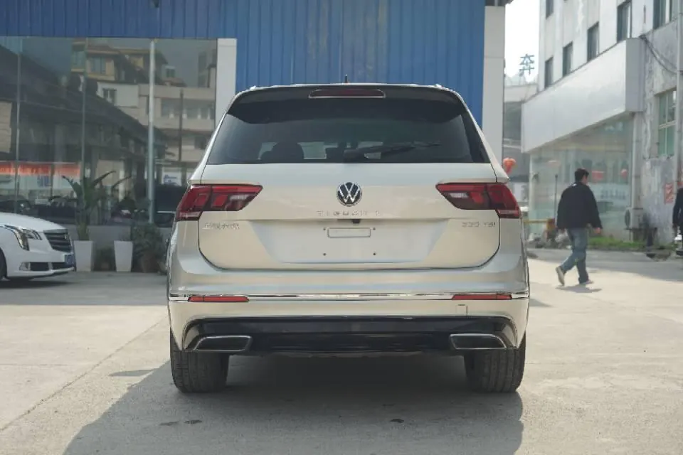 Volkswagen 2021 Tiguan L R-Line 2.0TSI 330TSI Two-Drive Overdrive Automatic Gear 8