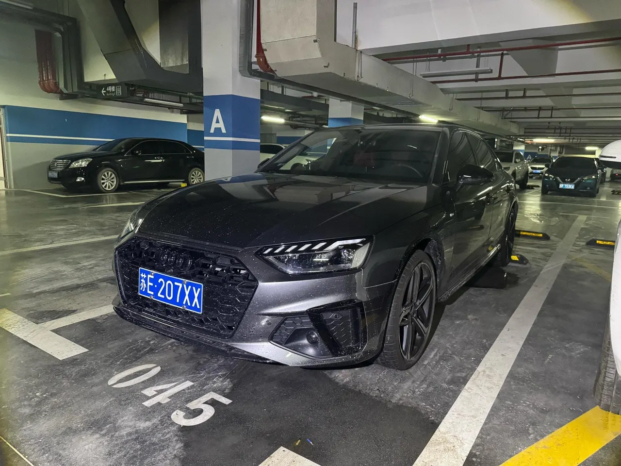 Open image lightbox: Audi 2025 A4L 2.0TFSI 40TFSI 2 million‑vehicle celebration edition, luxury sporty model, automatic transmission