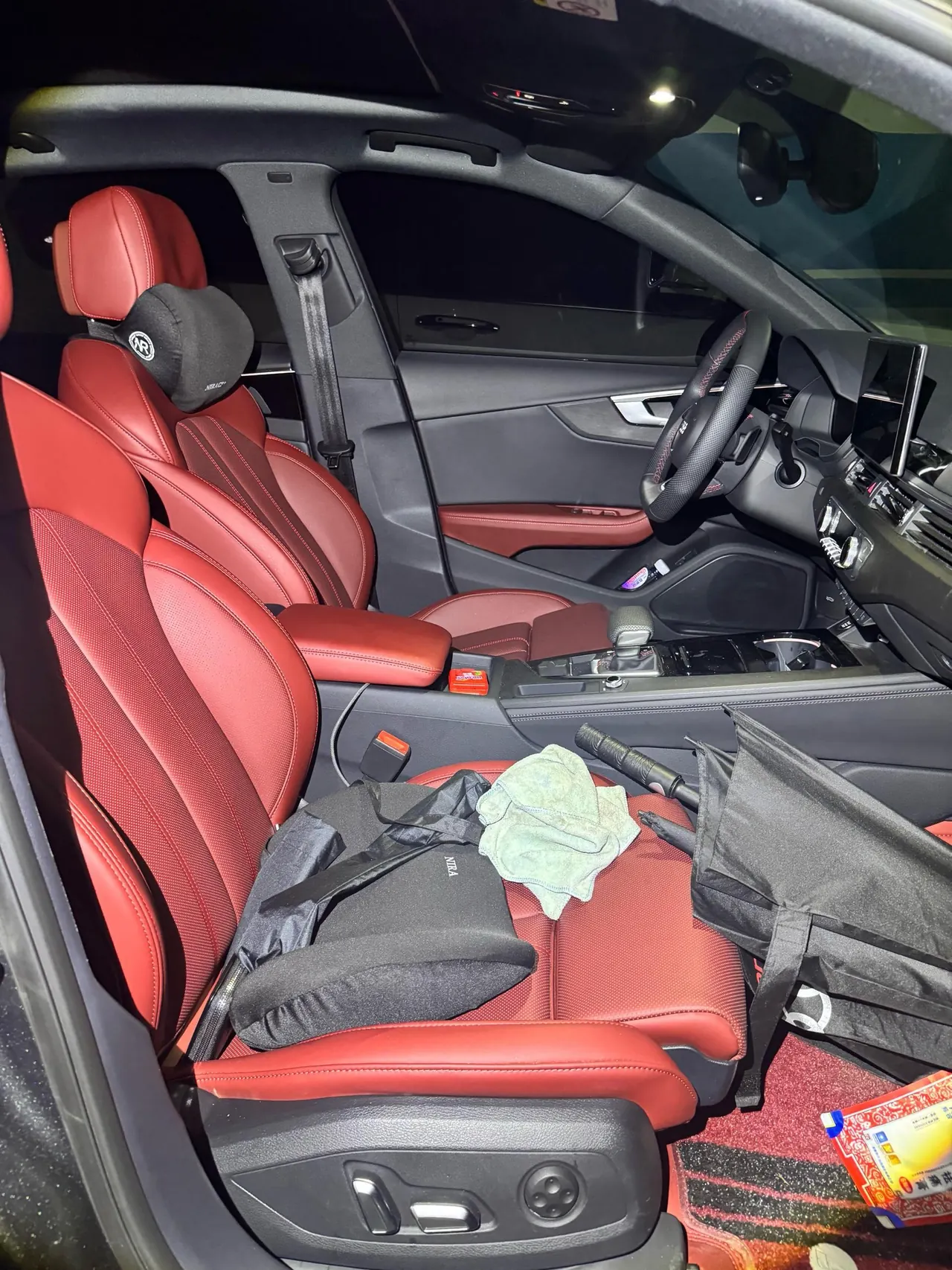 Audi 2025 A4L 2.0TFSI 40TFSI 2 million‑vehicle celebration edition, luxury sporty model, automatic transmission 8