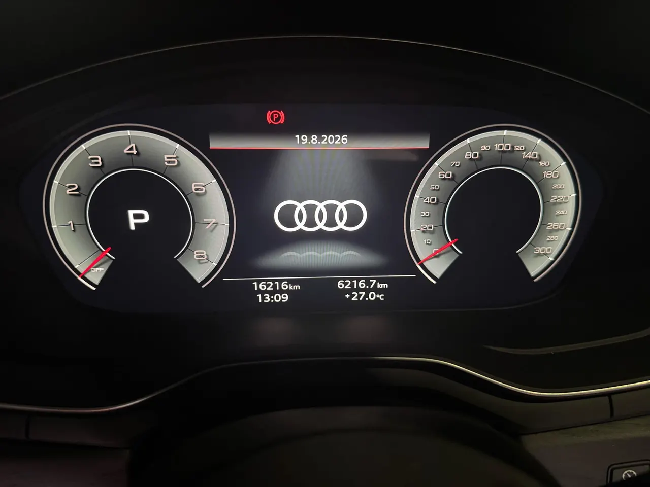 Audi 2025 A4L 2.0TFSI 40TFSI 2 million‑vehicle celebration edition, luxury sporty model, automatic transmission 9