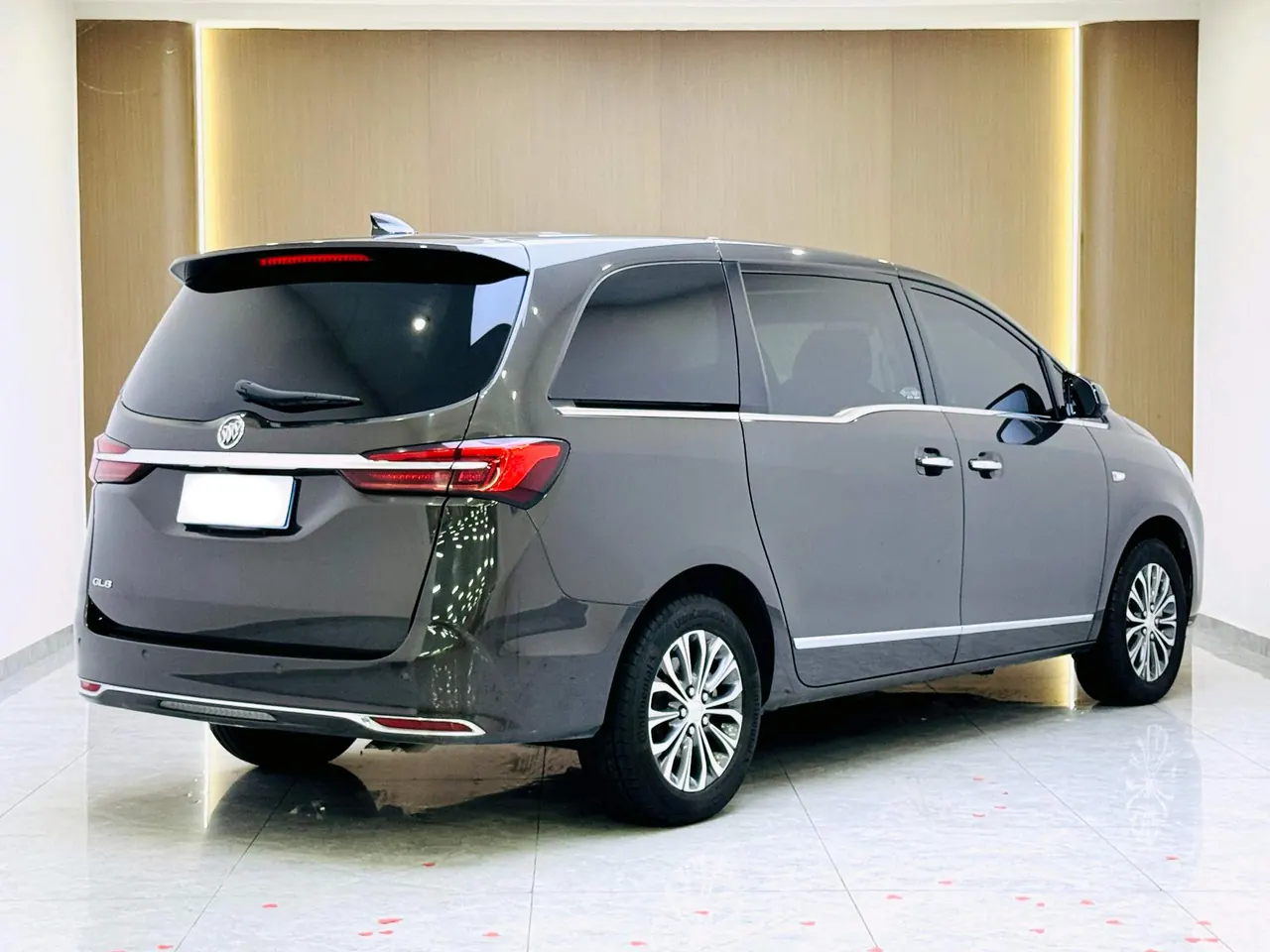 Buick 2022 GL8 Land Business Class 48V 2.0T 652T Luxury Automatic Gear 4