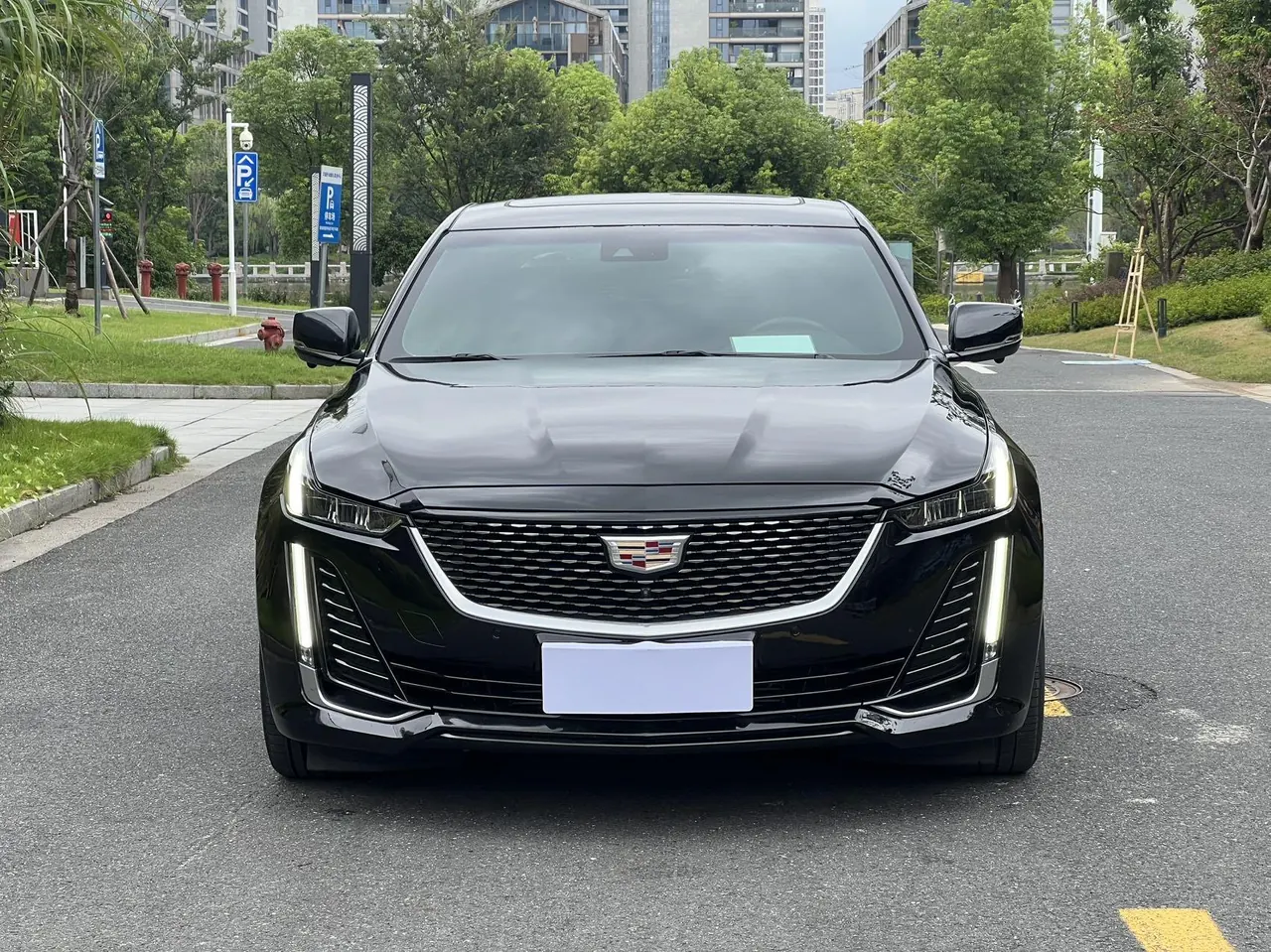 Cadillac 2023 CT5 2.0T 28T Luxury (Standard Edition) Automatic Gear 2