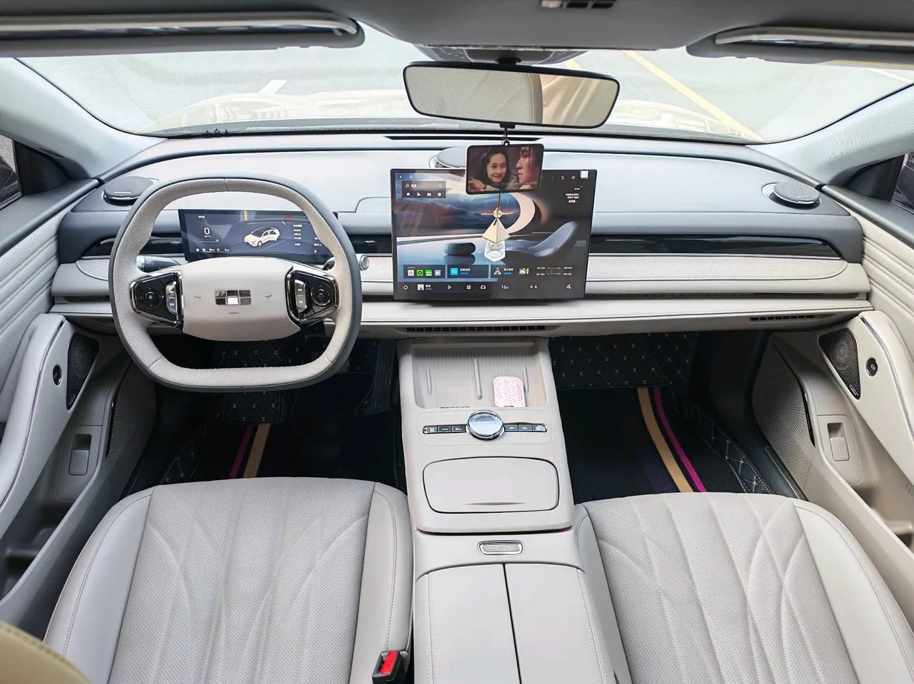 Geely Galaxy 2025 Xingyao 8 EM-i 1.5 130km Premium Edition Automatic Gear 7