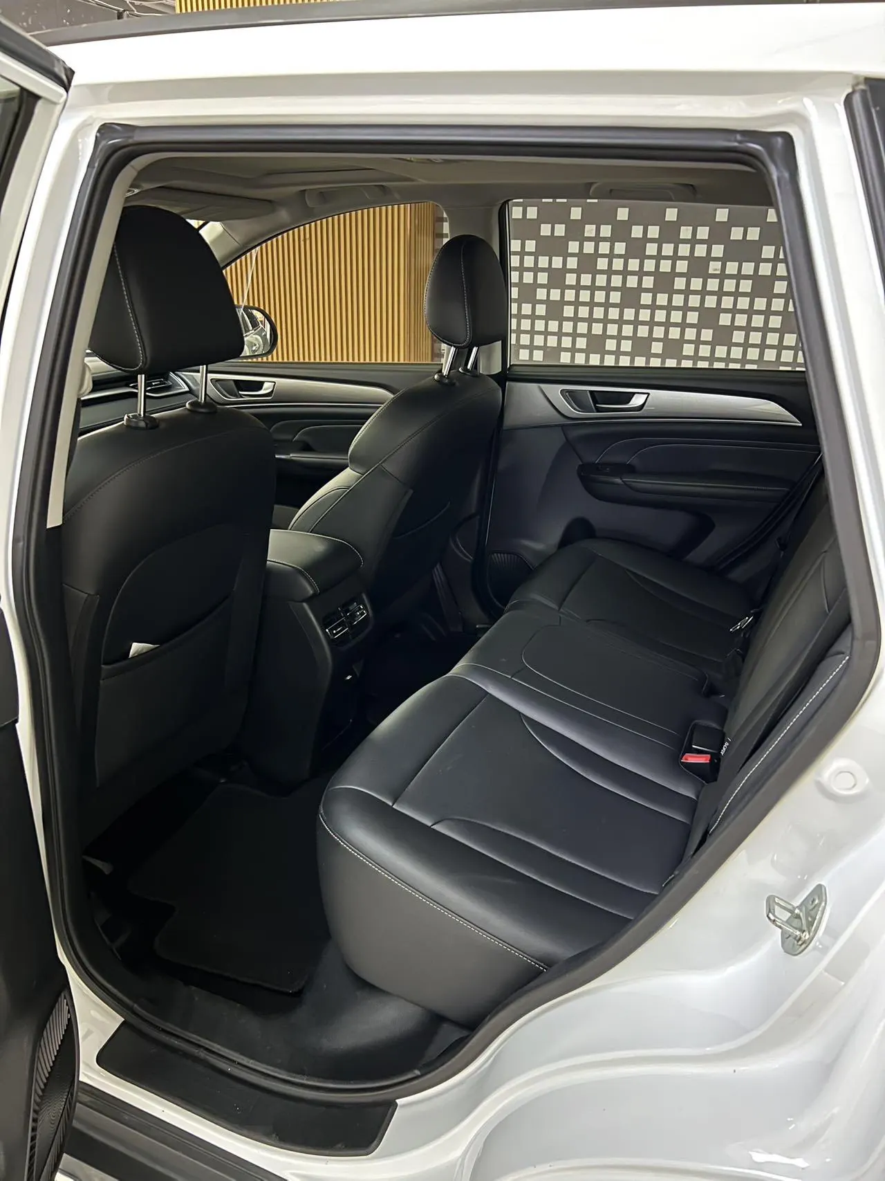 Haval 2021 M6 PLUS 1.5T Luxury Smart Joint Automatic Gear 4