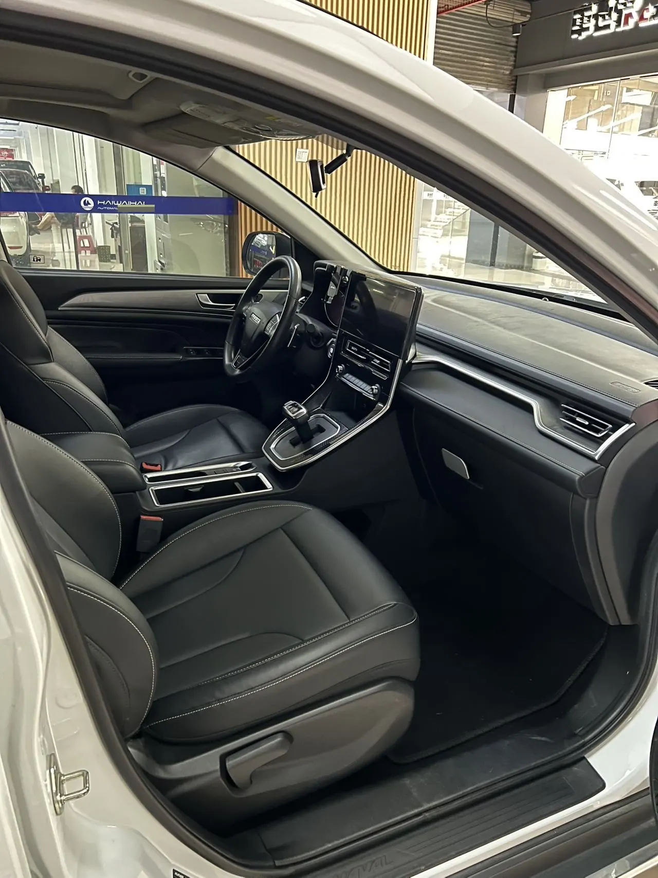 Haval 2021 M6 PLUS 1.5T Luxury Smart Joint Automatic Gear 5