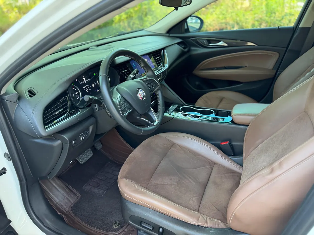 Buick 2020 Regal 1.5T 552T Luxury Automatic Gear 4