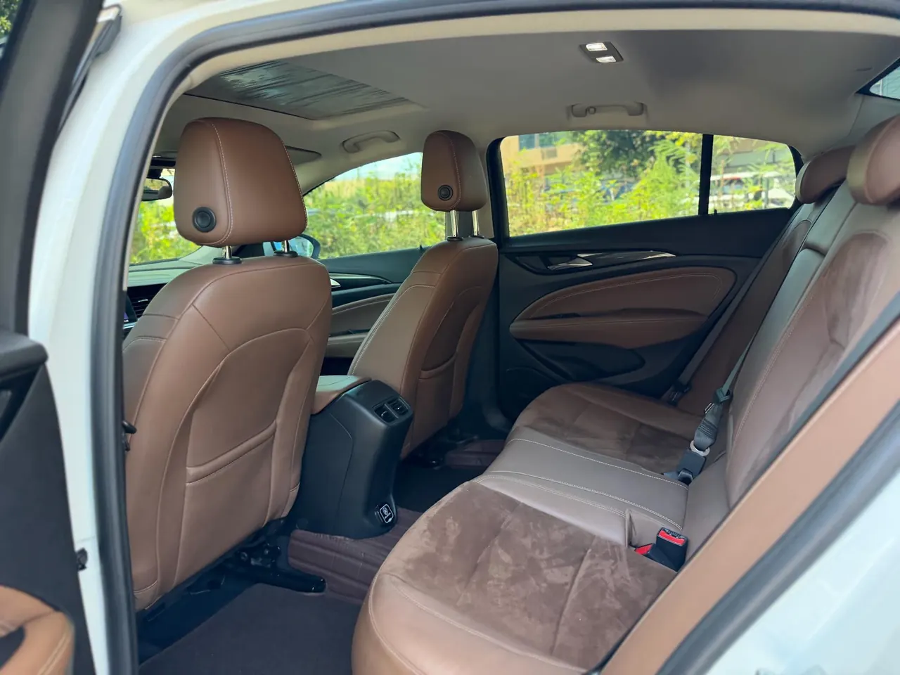 Buick 2020 Regal 1.5T 552T Luxury Automatic Gear 5