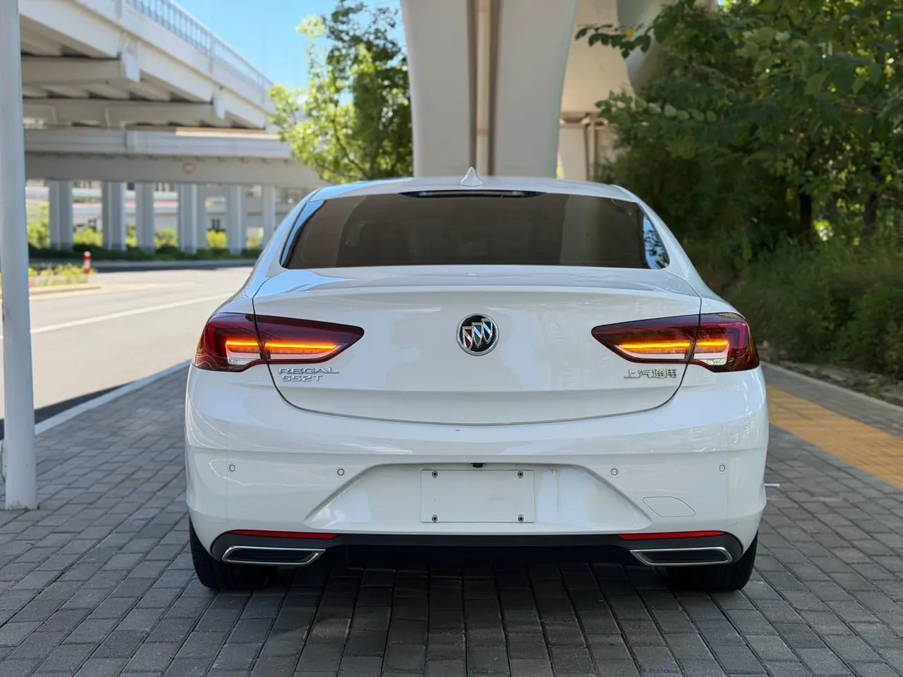 Buick 2020 Regal 1.5T 552T Luxury Automatic Gear 8