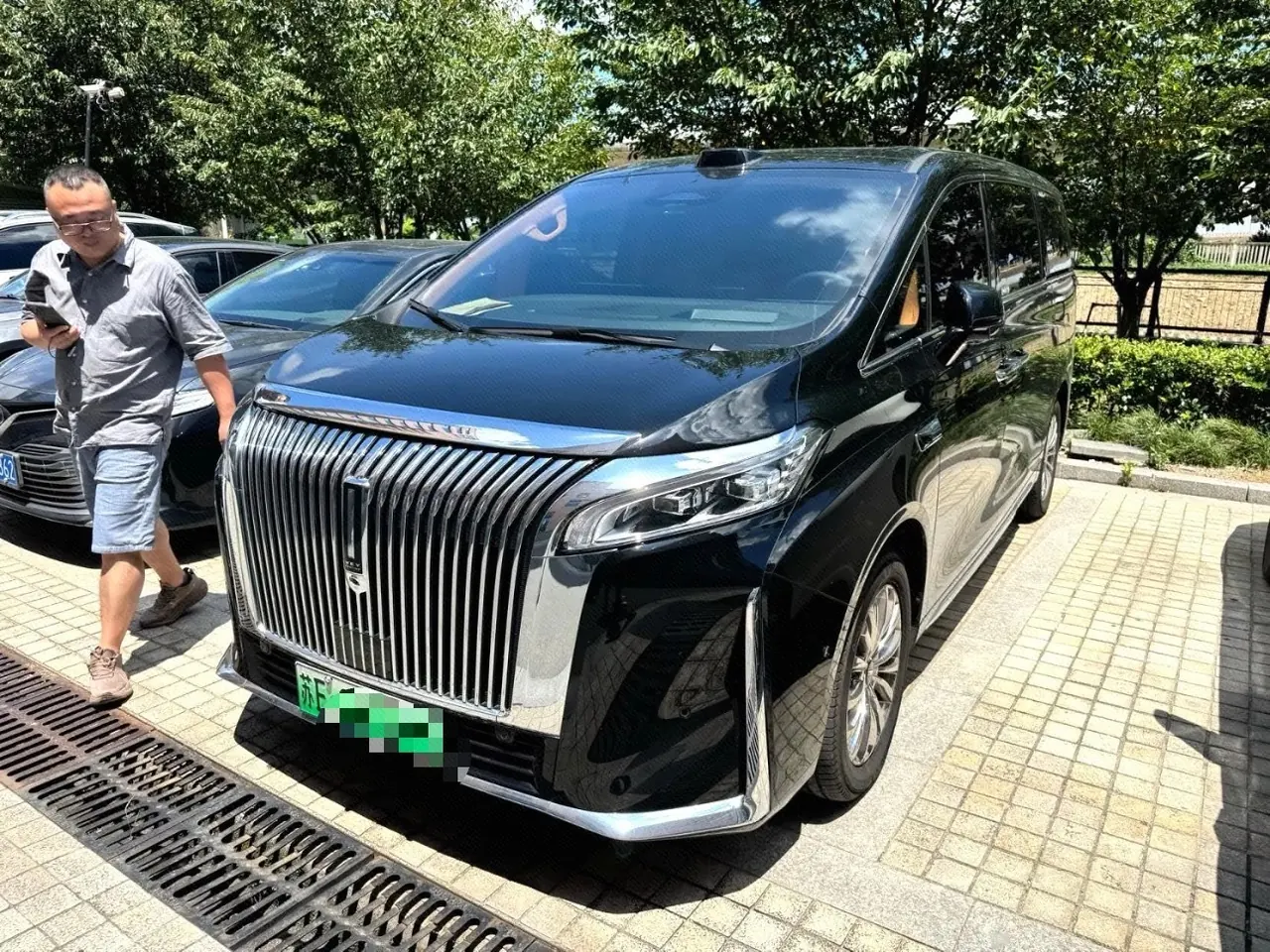 Open image lightbox: WEY 2025 VV7 Hi4 1.5T Four-Wheel-Drive Automatic Model