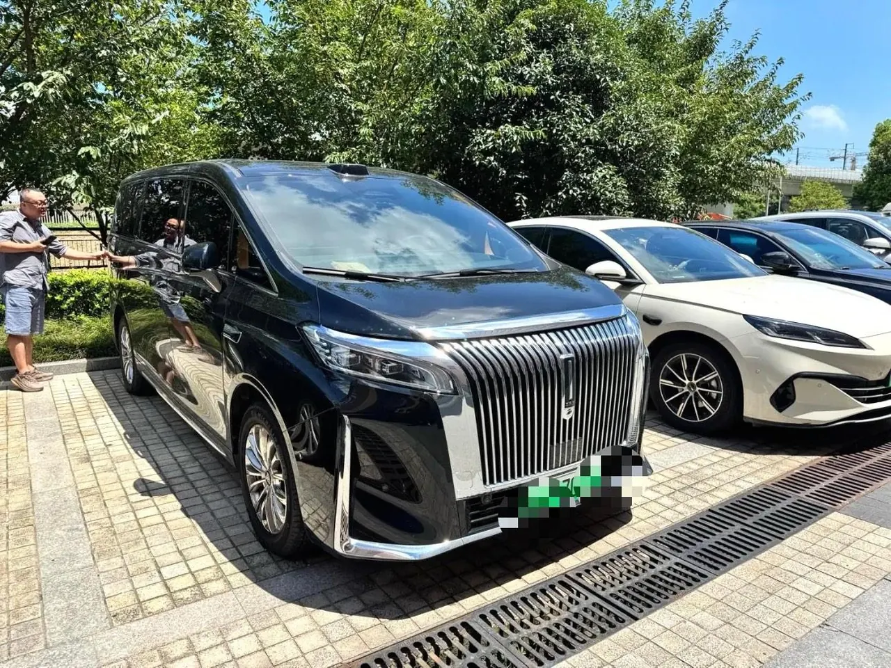 WEY 2025 VV7 Hi4 1.5T Four-Wheel-Drive Automatic Model 3