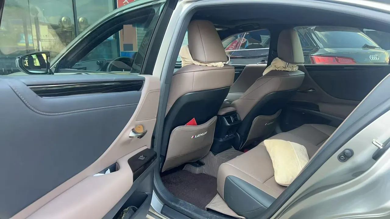 Lexus ES (Imported) 2022 ES200 2.0 Stepless Premium Edition Automatic Gear 3