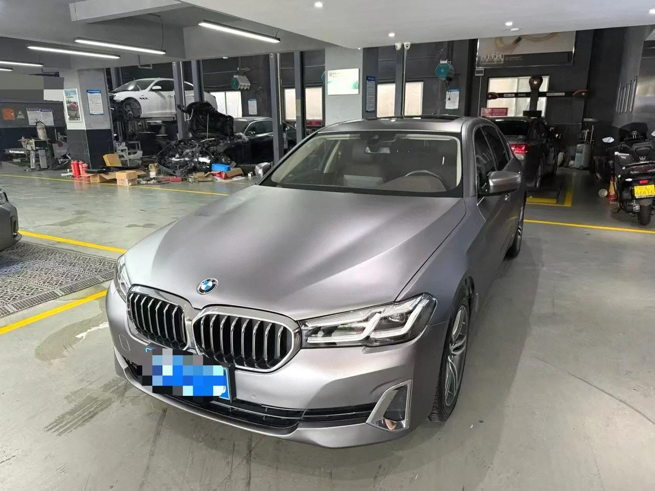 Open image lightbox: BMW 5 Series 2021 530Li 2.0T Leading Luxury Suit Automatic Gear