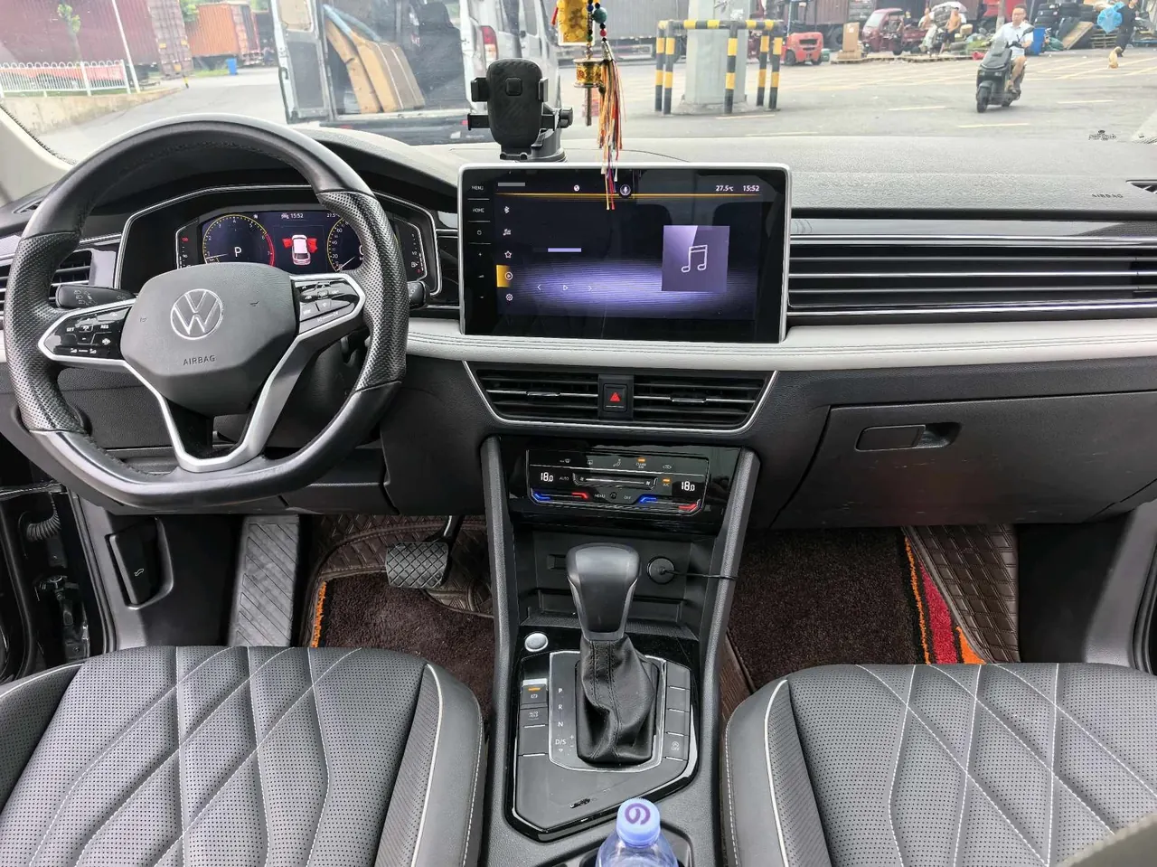 Volkswagen 2022 Tiguan L 2.0TSI 330TSI Two-Drive Smart Edition Automatic Gear 9
