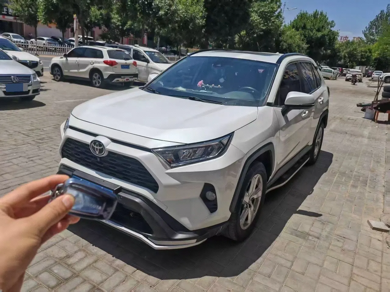 打开图片灯箱:Toyota 2021 RAV4 Rongbo 2.0 Stepless Two-Drive Fashion PLUS Edition Automatic Gear