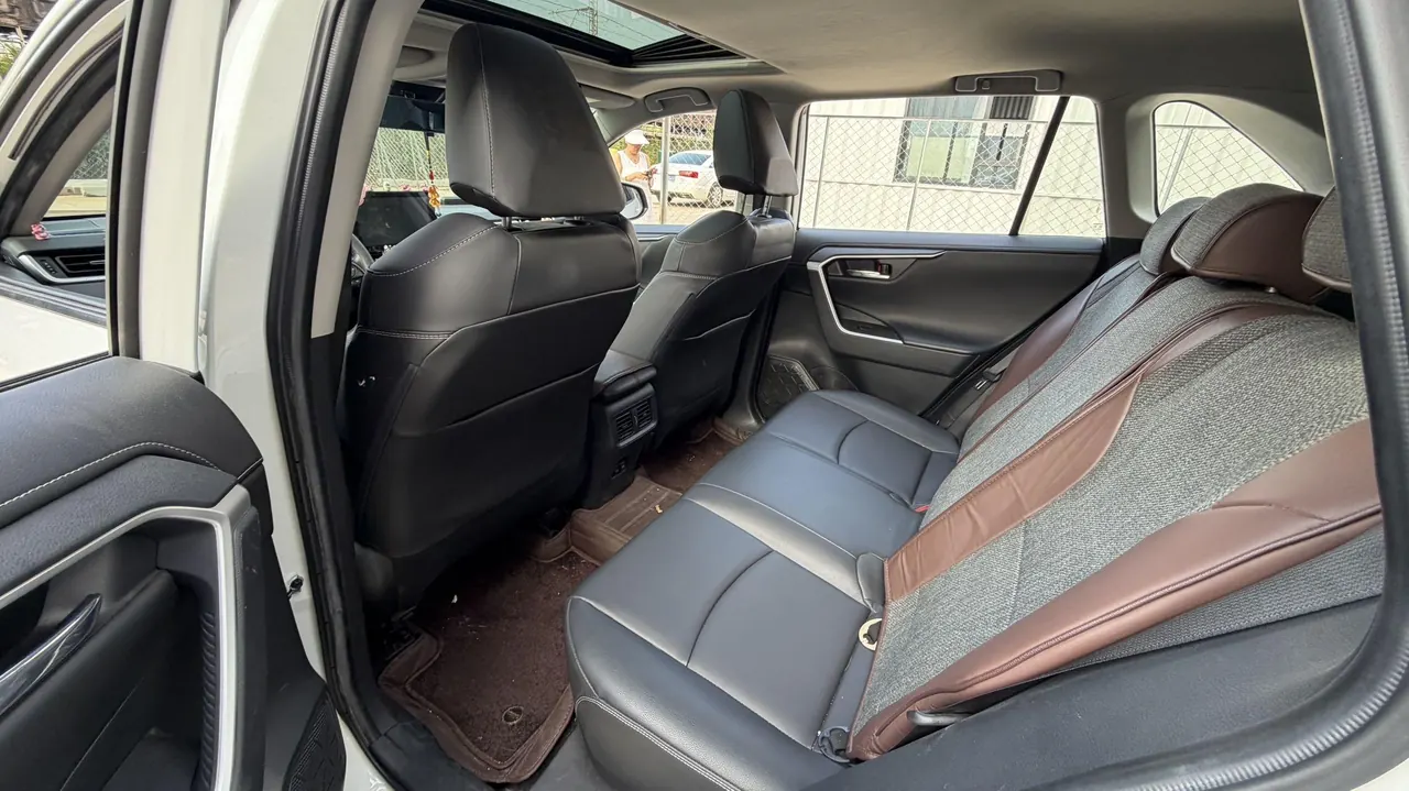 Toyota 2021 RAV4 Rongbo 2.0 Stepless Two-Drive Fashion PLUS Edition Automatic Gear 4
