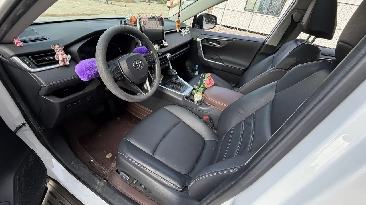 Toyota 2021 RAV4 Rongbo 2.0 Stepless Two-Drive Fashion PLUS Edition Automatic Gear 5