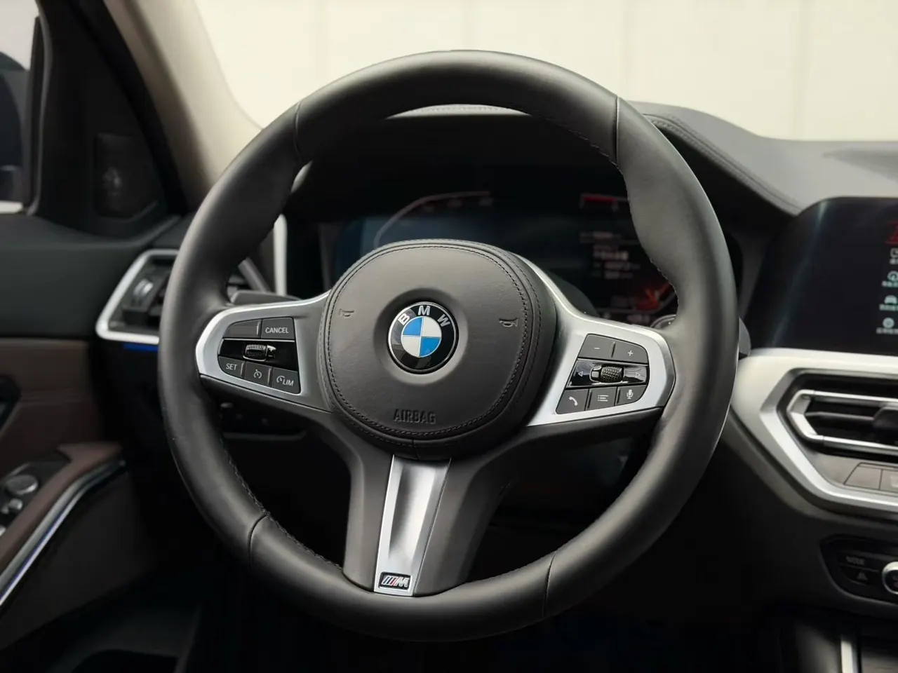 BMW 3 Series 2020 325i 2.0T M Sports Suit (Modified) Automatic Gear 6