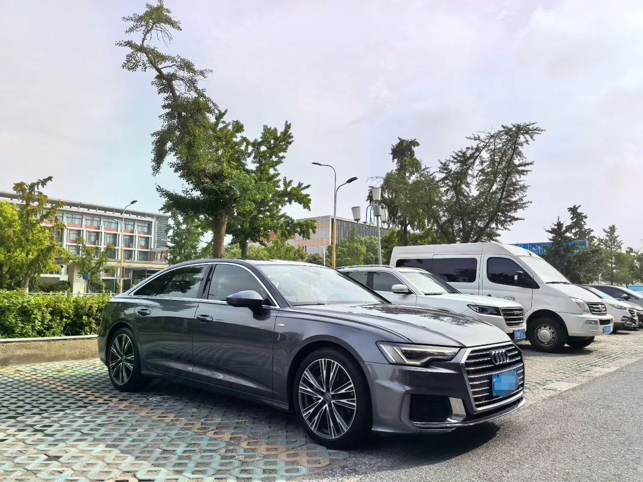 Audi 2020 A6L 2.0TFSI 45TFSI Selected Dynamic Automatic 3