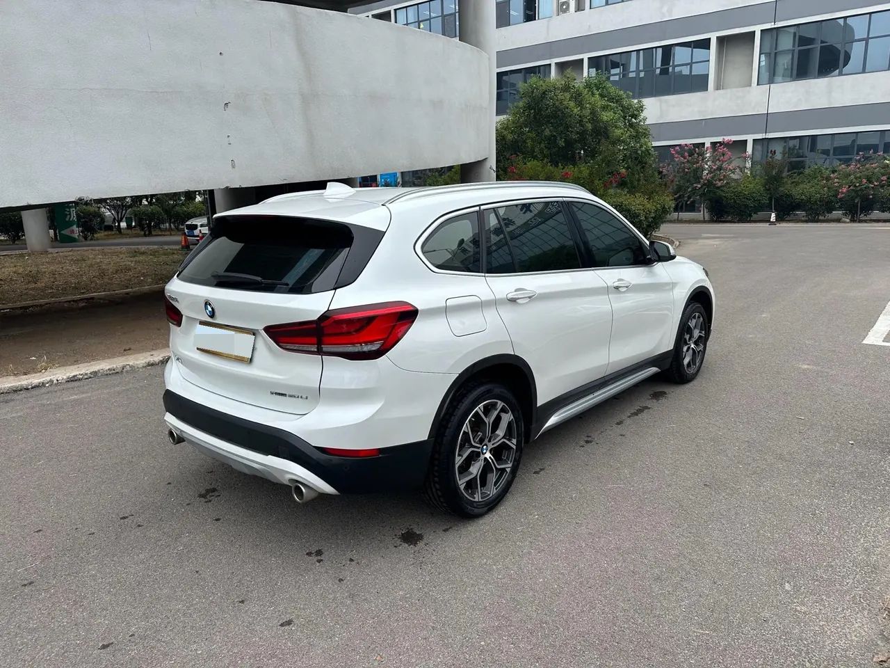 BMW 2021 X1 sDrive20Li 1.5T exclusive automatic gear 7