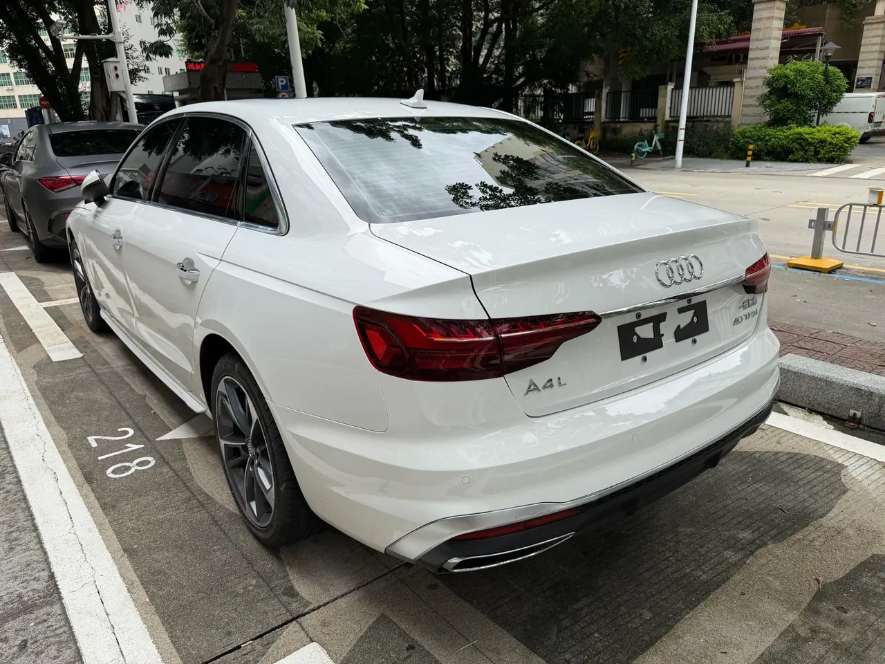 Audi 2020 A4L 2.0TFSI 40TFSI Fashion Dynamic Automatic 6
