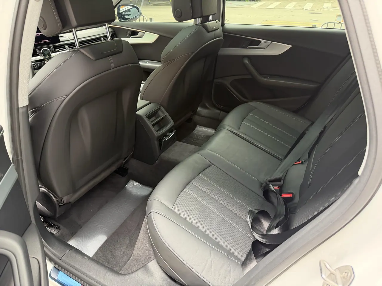 Audi 2020 A4L 2.0TFSI 40TFSI Fashion Dynamic Automatic 8