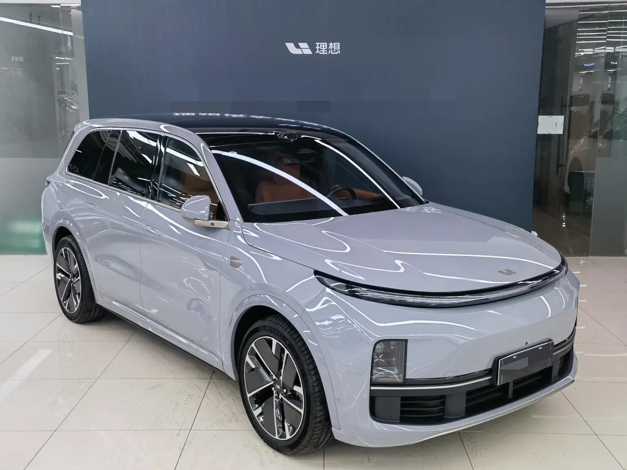 Li 2025 L9 Ultra Smart Refresh Edition Automatic Transmission 3