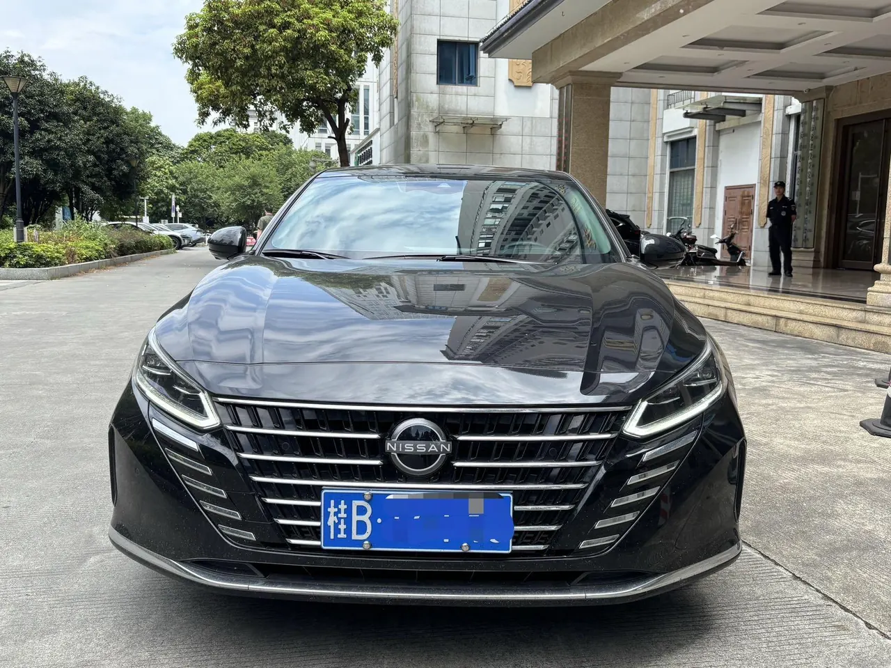 Nissan 2022 Teana 2.0T Stepless XL Enjoying Automatic Gear 2