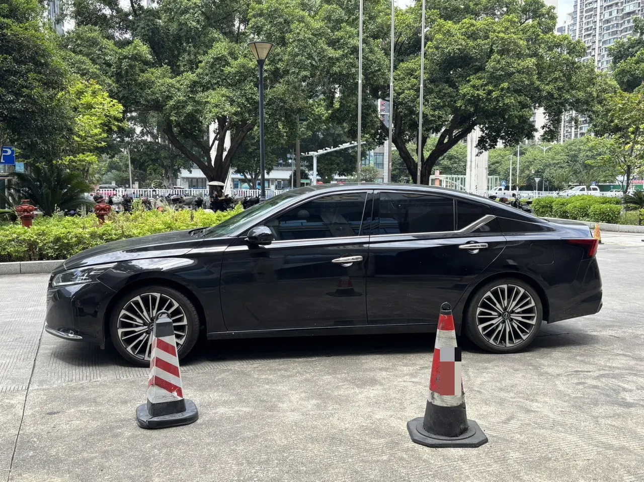 Nissan 2022 Teana 2.0T Stepless XL Enjoying Automatic Gear 3