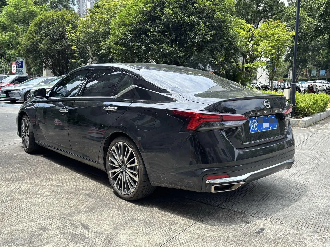 Nissan 2022 Teana 2.0T Stepless XL Enjoying Automatic Gear 4