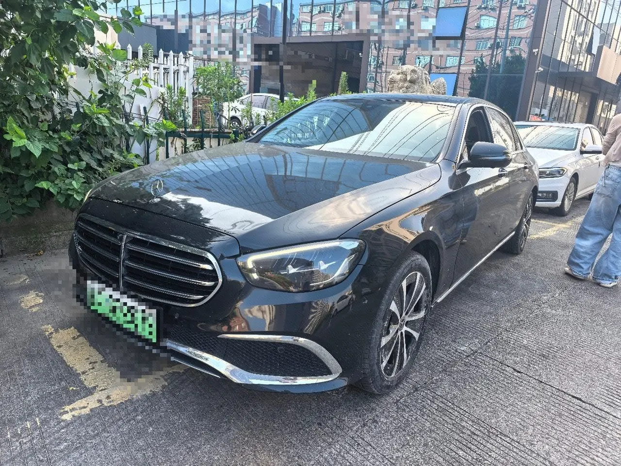 Open image lightbox: Mercedes Benz Class E New Energy 2022 E 350 e L 2.0T (Change 2) Automatic Gear