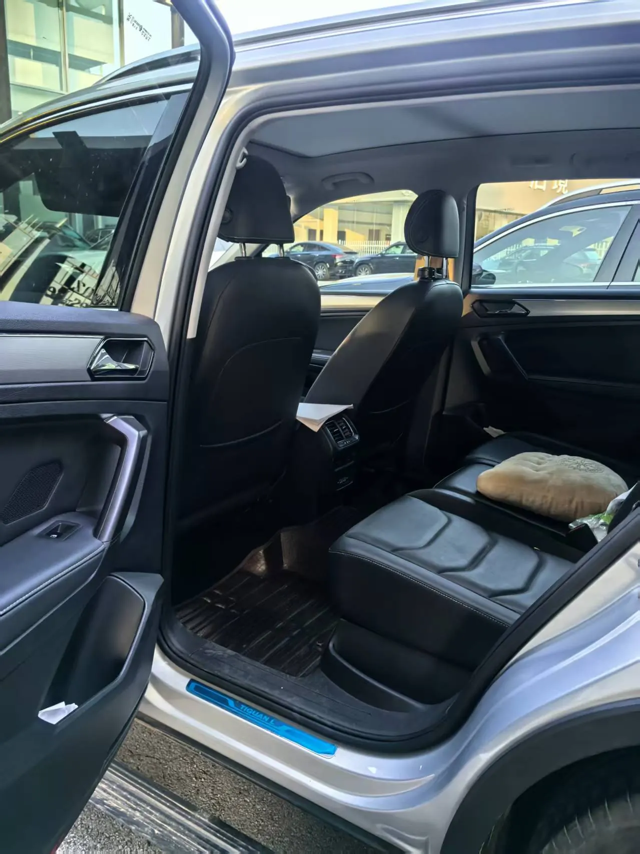 Volkswagen 2020 Tiguan L 2.0TSI 330TSI Two-Drive Smart Deluxe Automatic Gear 3