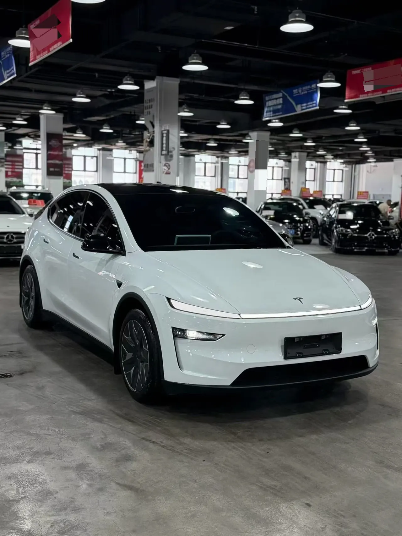 Tesla 2025 Model Y L Long Endurance All-Wheel Drive Automatic Transmission 3