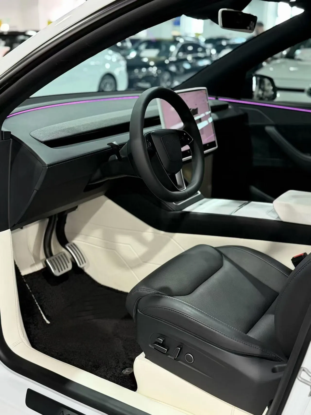 Tesla 2025 Model Y L Long Endurance All-Wheel Drive Automatic Transmission 4
