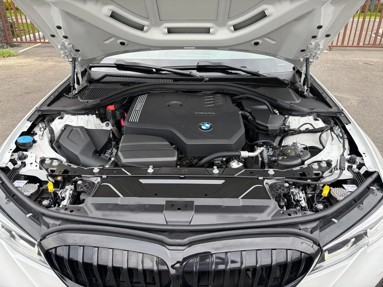 BMW 3 Series 2022 325Li 2.0T M Sports Obsidian Night Kit (Changed) Automatic Gear 14