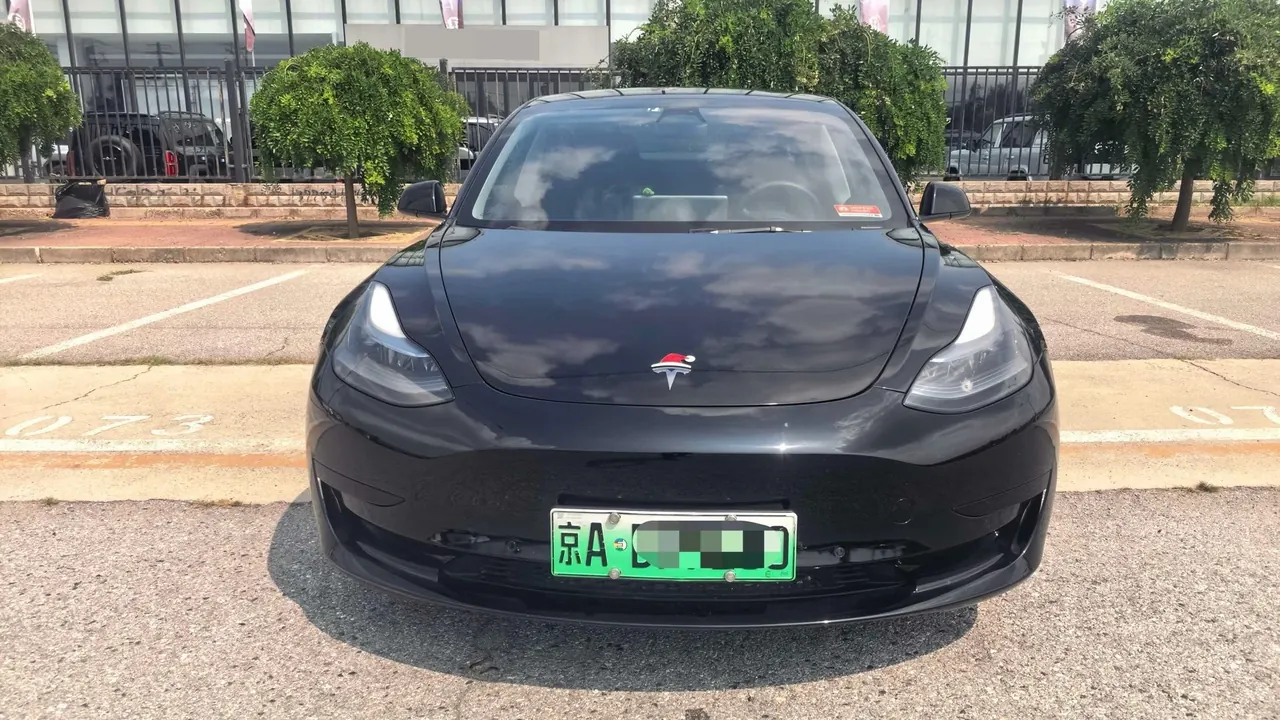 Tesla 2022 Model 3 rear-wheel drive version of automatic transmission 3