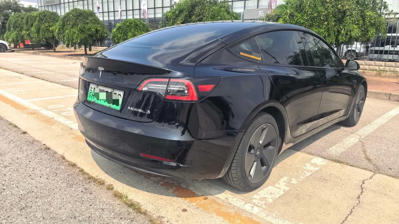 Tesla 2022 Model 3 rear-wheel drive version of automatic transmission 4