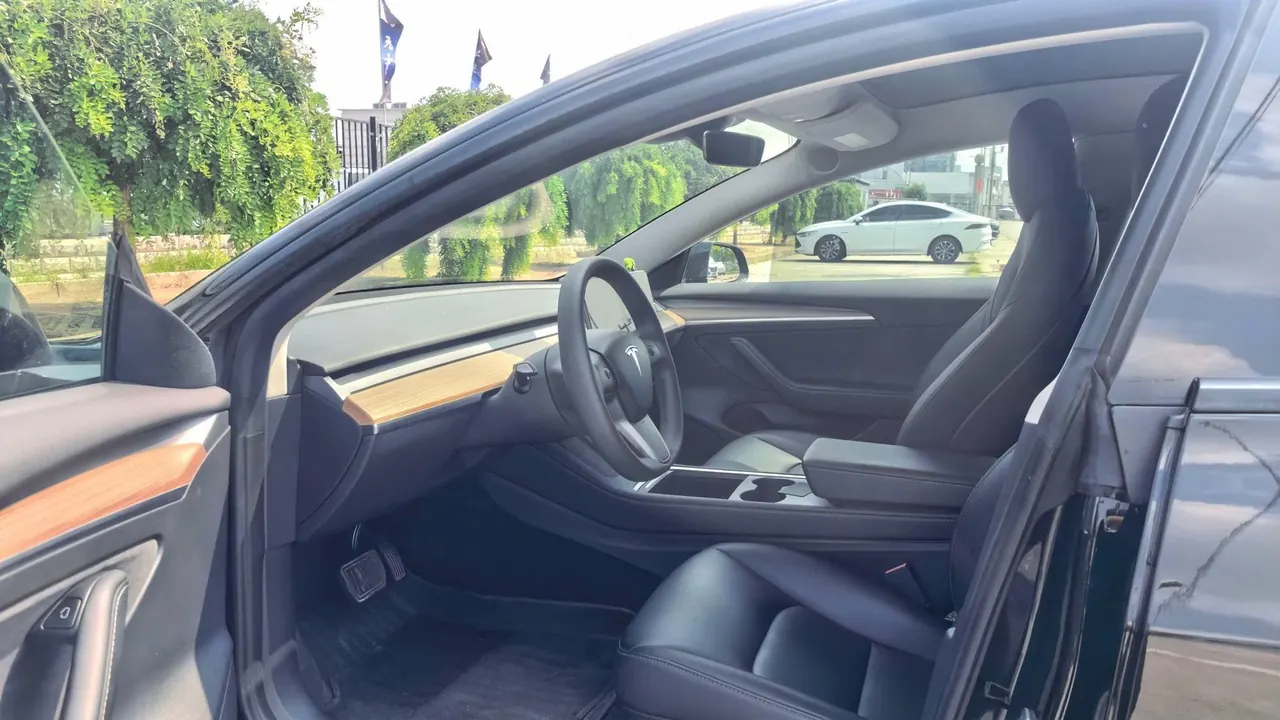 Tesla 2022 Model 3 rear-wheel drive version of automatic transmission 8