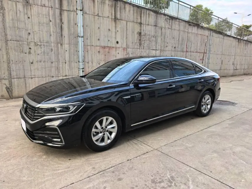 Open image lightbox: Volkswagen 2025 Passat PHEV 1.4T 430 Business Edition Automatic Gear