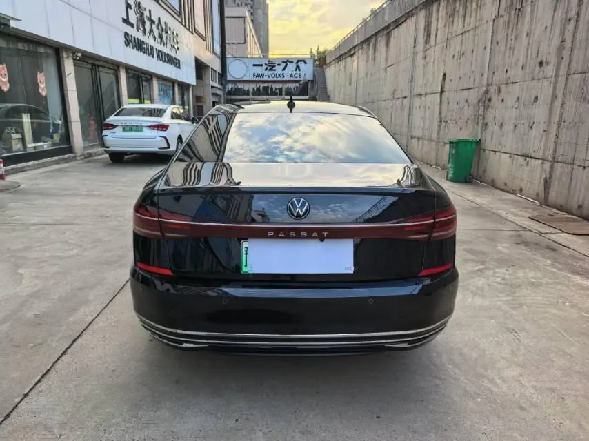 Volkswagen 2025 Passat PHEV 1.4T 430 Business Edition Automatic Gear 5