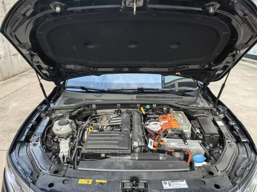 Volkswagen 2025 Passat PHEV 1.4T 430 Business Edition Automatic Gear 9