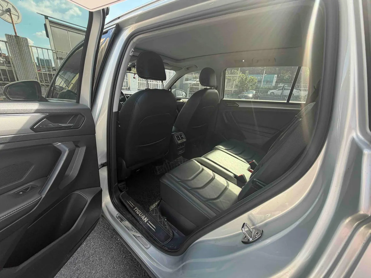 Volkswagen 2020 Tiguan L 2.0TSI 330TSI Two-Drive Panoramic Comfort Edition Automatic Gear 5