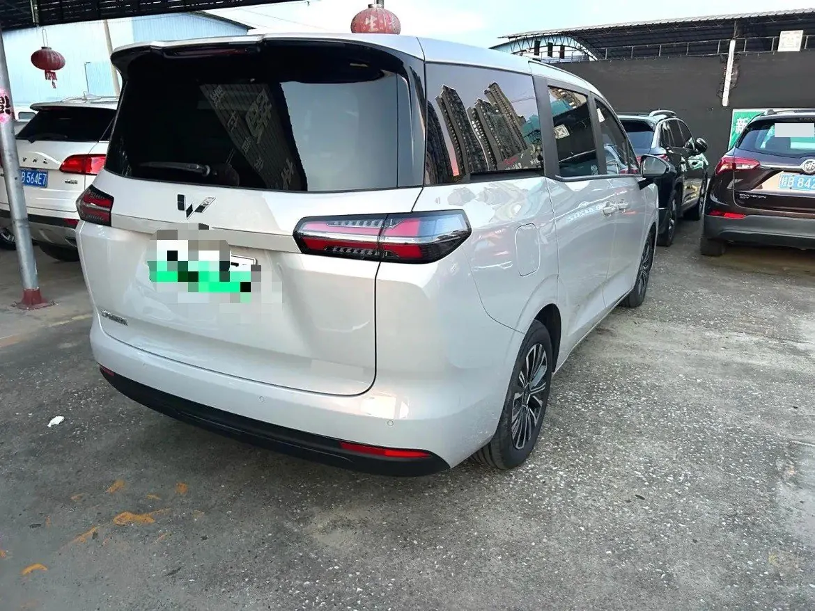 WuLing 2025 Starlight 730 1.5 Stepless 125km Luxury Automatic Transmission 6