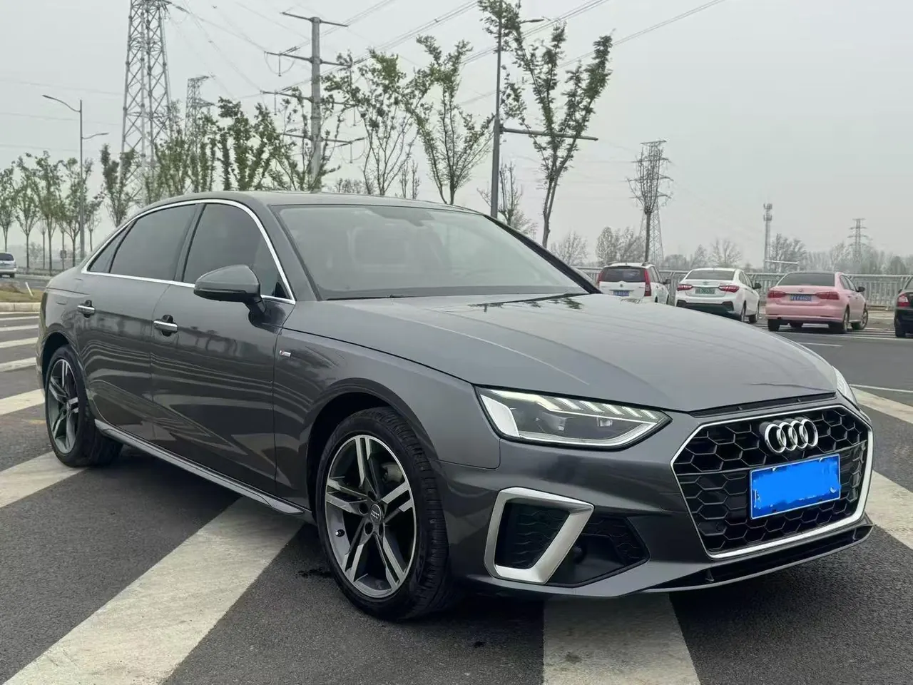Audi 2020 A4L 2.0TFSI 40TFSI Fashion Dynamic Automatic 3