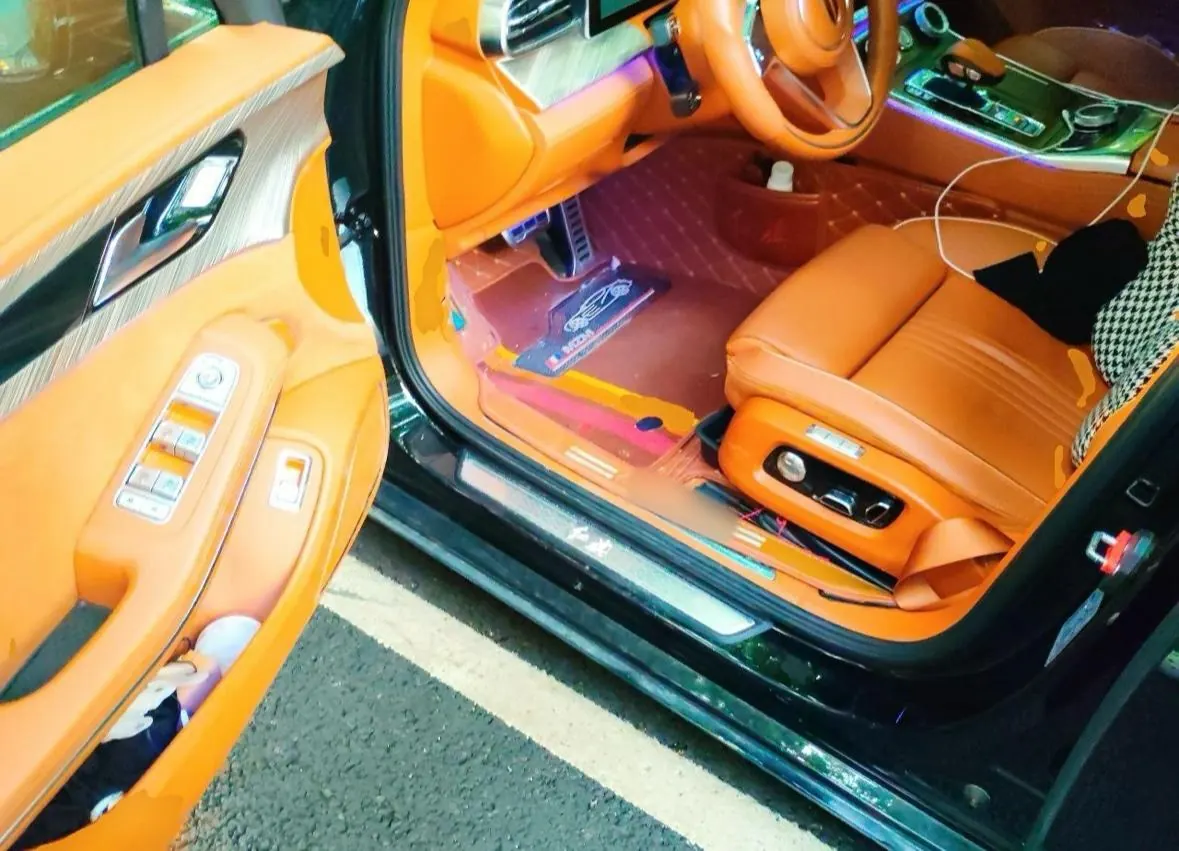 HongQi 2020 H9 48V 2.0T Zhilian Qi Chang Edition Automatic Gear 2